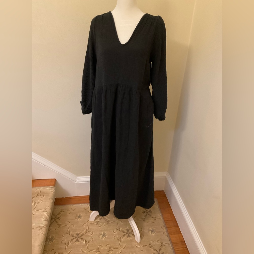 Madewell Gauzy Black 3/4 Sleeve V-Neck Dress